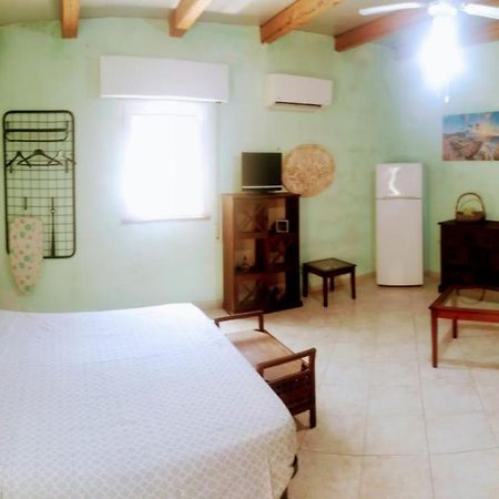 Casa Degli Oleandri Hotel Алкамо Екстериор снимка