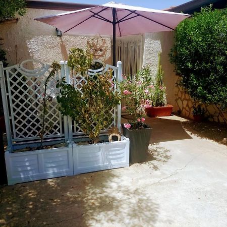 Casa Degli Oleandri Hotel Алкамо Екстериор снимка